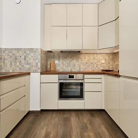 Na Szancach With Balcony By Renters דירה *